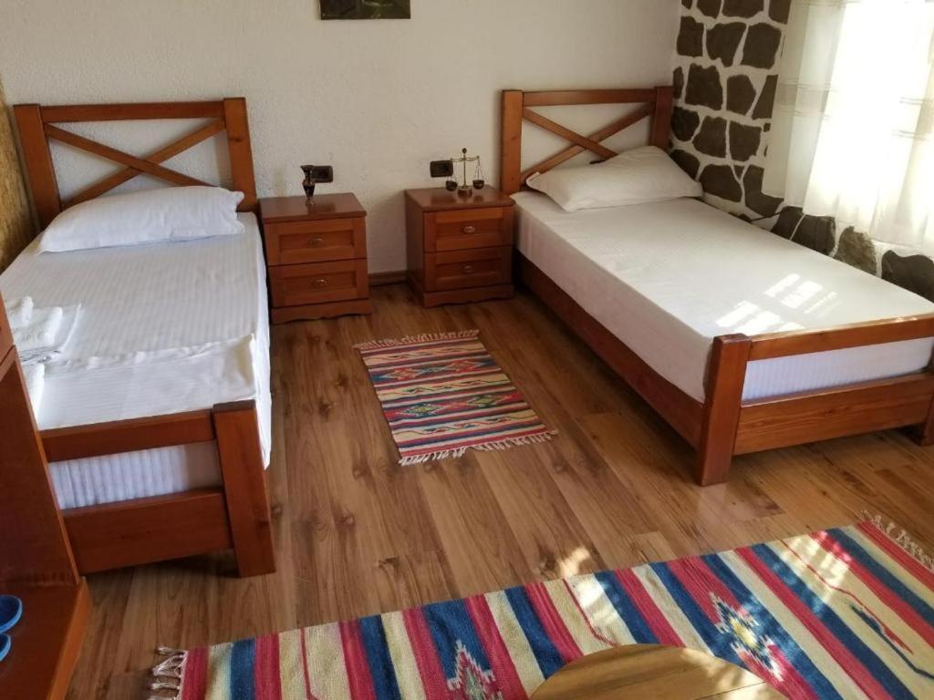 Bed & Breakfast Local Living Edi Berat Luaran gambar
