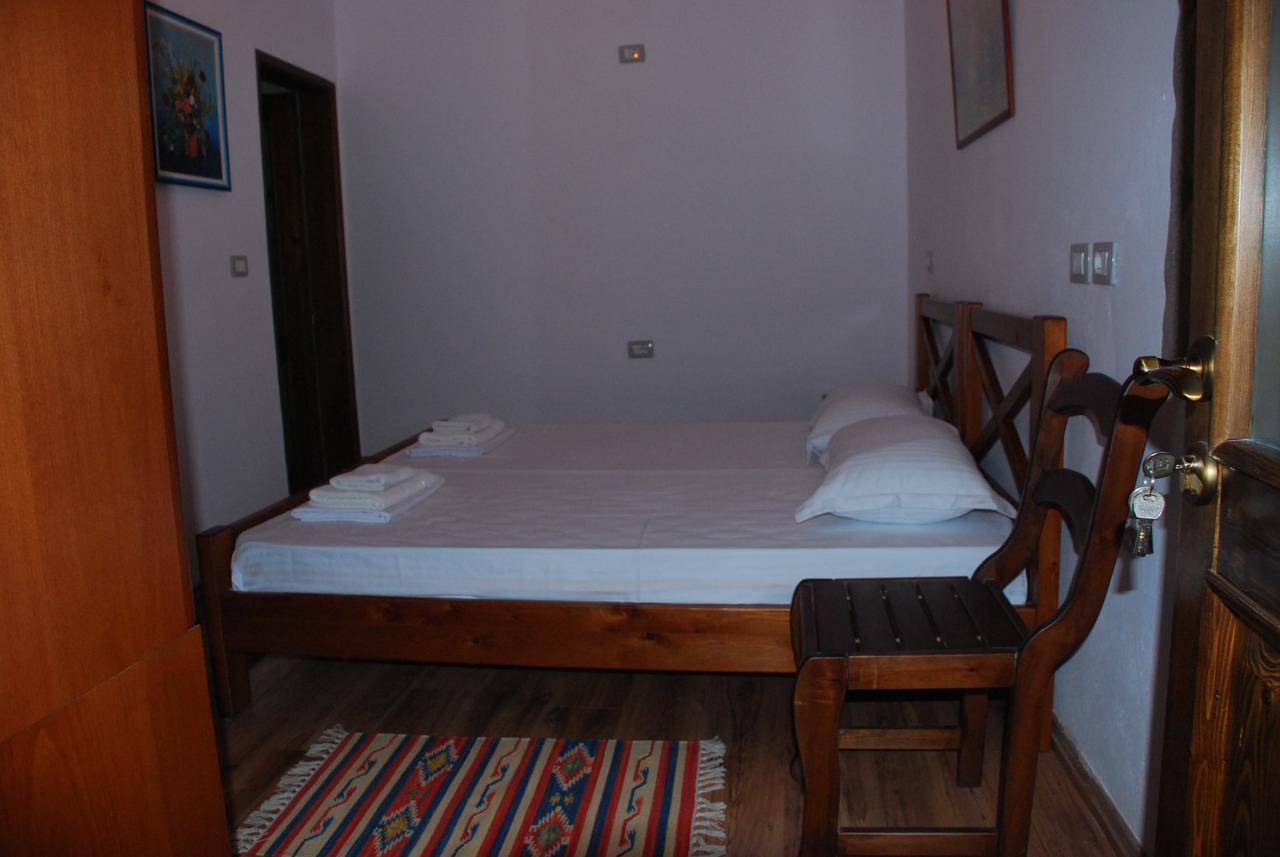 Bed & Breakfast Local Living Edi Berat Luaran gambar